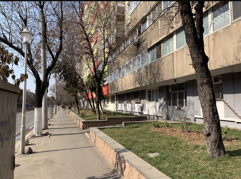 Rahova, Soseaua Alexandriei, Antiaeriana, bloc 1977.